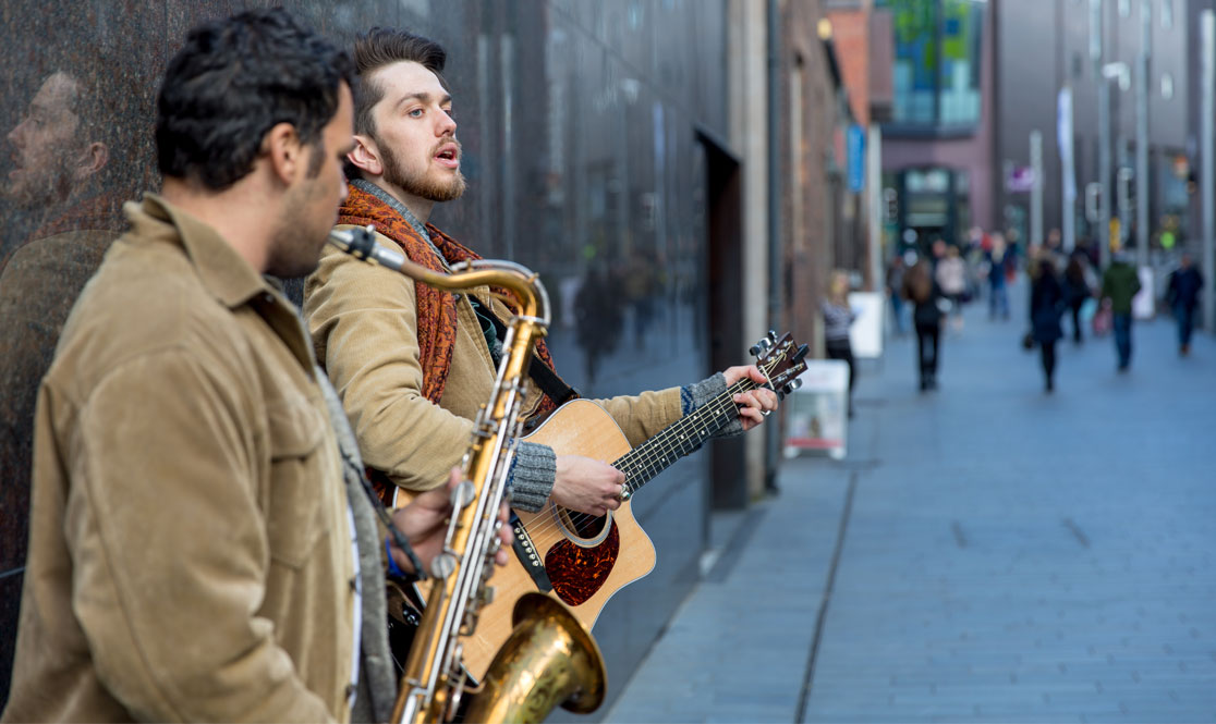 busking-at-liverpool-one-liverpool-one